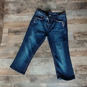 Grace in LA Easy Fit Capri's Size 31